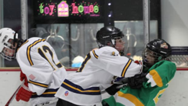 Hockey Canada bans checking in peewee division